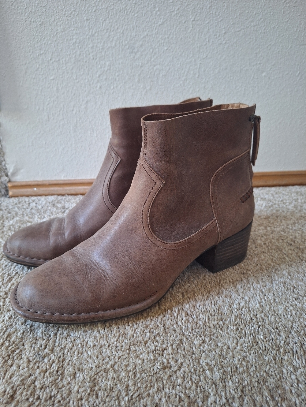 Ugg Womens Leather Bandara Zip Up Ankle Boots Bark Brown Size 8